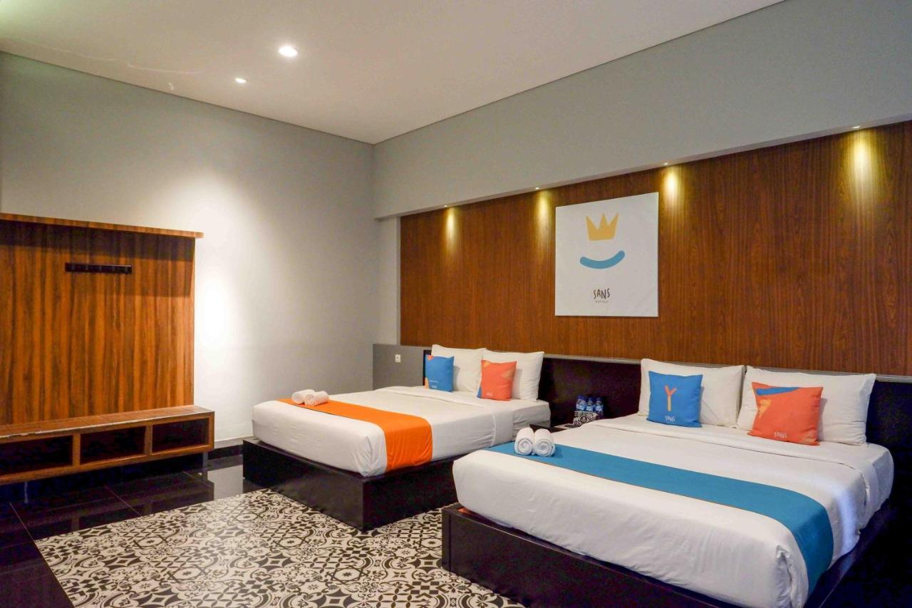 Hotel Sans Empress Simpang Lima 3*